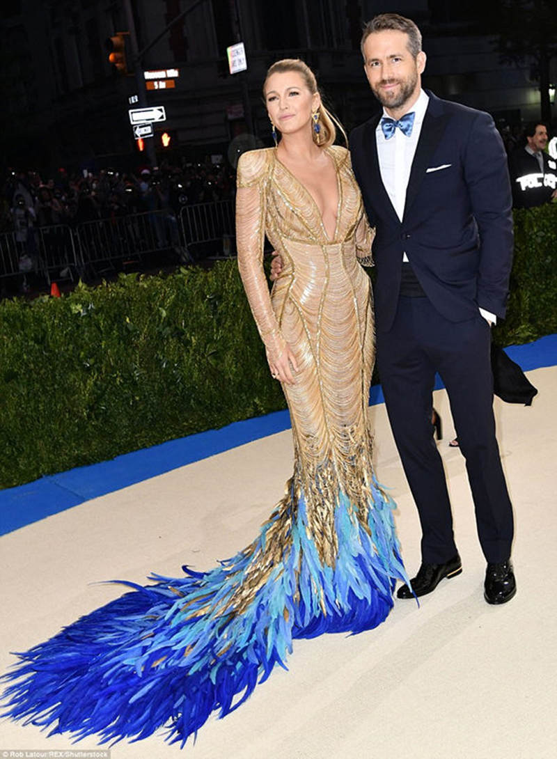 RˡRBlake Lively.˼ܵLȹcɷһͬӽMet Gala